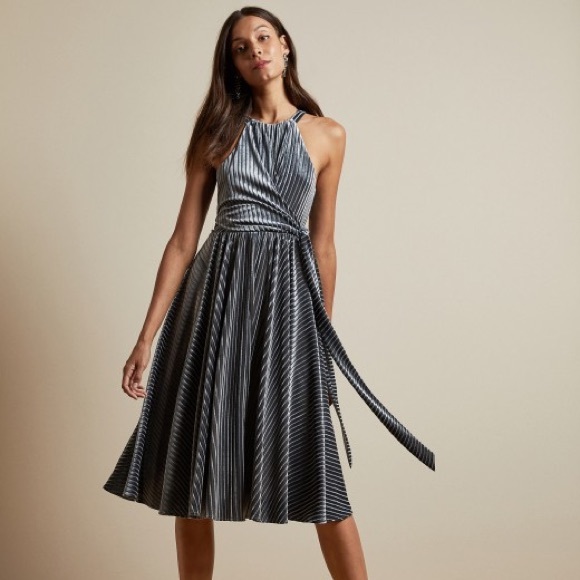 ✨SOLD✨Ted Baker Cyleste Velvet Wrap Dress - Picture 3 of 8